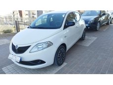 Lancia ypsilon  START& STOP ORO 